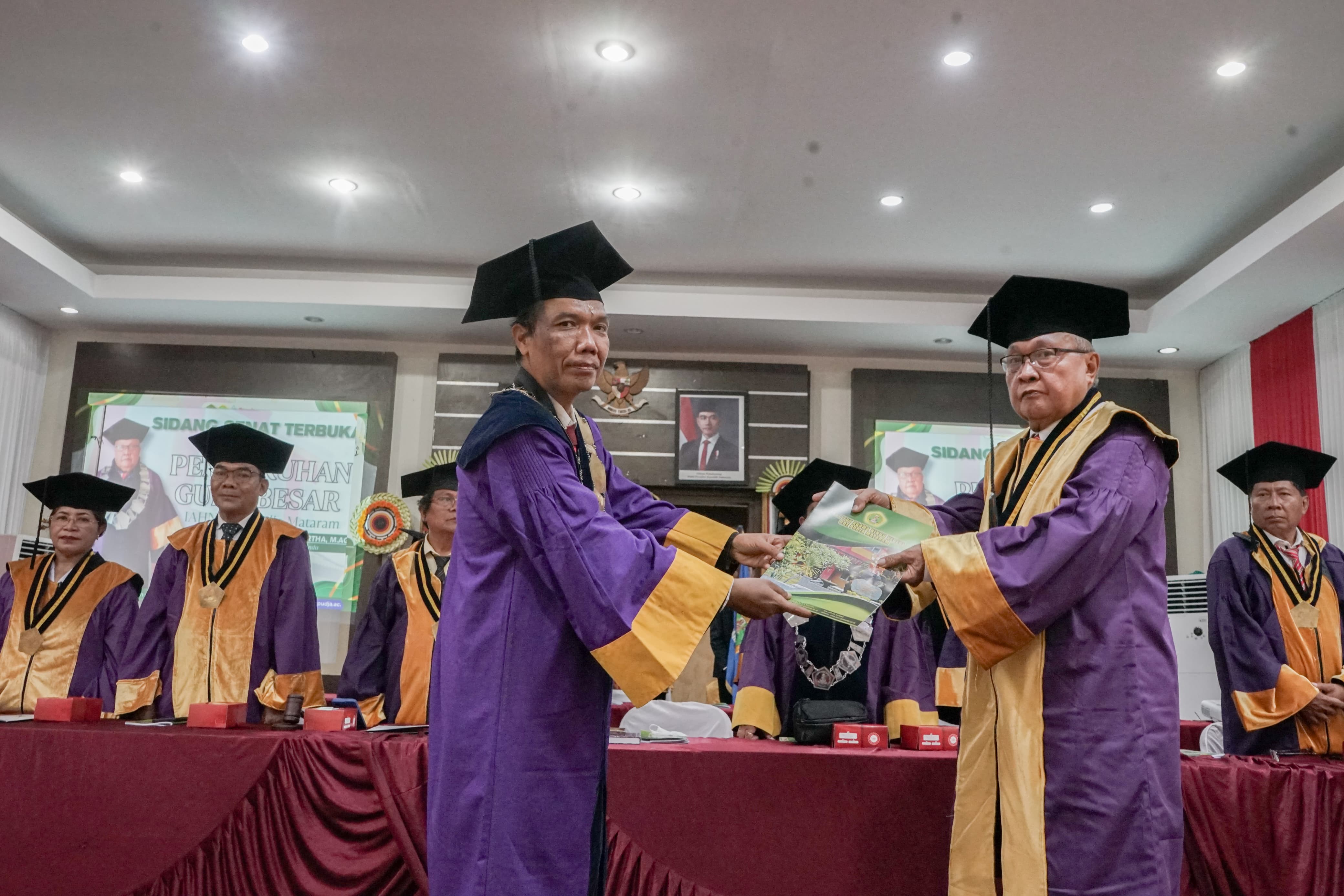 OPEN SENATE SESSION MARKS THE CONFERRAL OF PROFESSORSHIP  IN HINDU THEOLOGY AT IAHN GDE PUDJA MATARAM